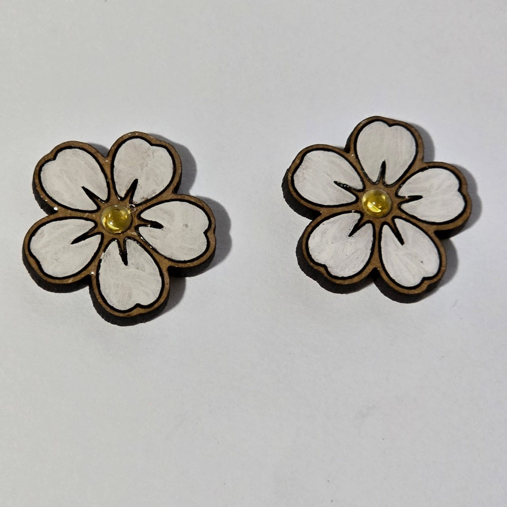 Handmade Floral Wood Stud Earrings – White Blossom with Golden Center