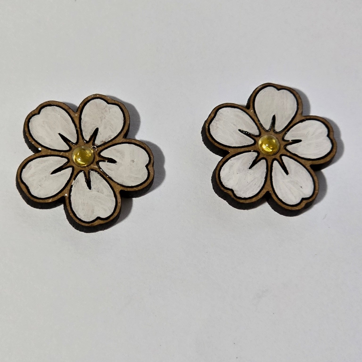Handmade Floral Wood Stud Earrings – White Blossom with Golden Center